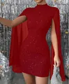 Elegante vestido rojo ajustado con detalles brillantes y mangas de capa en gasa. - S / Vestidos / Burdeos