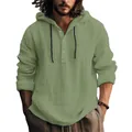 Dettaglio camicia con cappuccio in cotone e lino verde salvia da uomo con bottoni - Verde chiaro