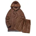 Zweiteiliges Herren-Set aus weichem Korallenvlies: Kapuzenpullover und Shorts in Braun - S / Oberteil Und Unterteil / Camel
