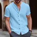 Gros plan sur la chemise décontractée bleu clair à manches courtes en coton et lin - S / Hauts / Bleu clair
