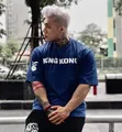 Detalle de camiseta azul de algodón de gran tamaño para hombre con estampado King Kong - Azul marino