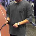 T-shirt de gym en coton gris foncé pour homme pour l'entraînement musculaire et le fitness - Gris foncé