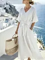 Elegantes weißes Maxikleid mit V-Ausschnitt und Bindegürtel für den Strandurlaub. - S / Weiß