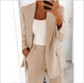 Elegant beige dames blazer en broek pak voor professionele herfst kantoor kledingstuk - S / Tops / Abrikoos