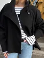 Elegante abrigo de lana negro con cuello alto y botones para otoño e invierno. - S / Tops / Negro