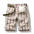 Modieuze cargo-shorts voor heren met geometrische patronen en een groene riem - Khaki