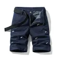 Short cargo d'été pour homme bleu marine avec broderie grue blanche et ceinture noire - 38 / Bas / Bleu foncé