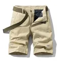 Short cargo homme kaki avec broderie de grues et ceinture en toile vert olive. - Kaki