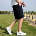 Pantalones cortos cargo azul marino para hombre con ajuste holgado para el verano casual. - 28 / Bottoms / Azul