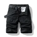 Short cargo noir vintage pour homme avec plusieurs poches pratiques et une ceinture assortie. - Noir