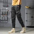 Herren Cargo-Jogginghose in Anthrazit mit mehreren Taschen und Reißverschluss-Bündchen - 28 / Unterteile / Grau Dünner Stil