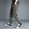 Olivgrüne Cargo-Jogginghose für Herren mit Seitentaschen für den Herbst und Winter Alltag - M / Mitteldicker Stil (Unten) / Armeegrün