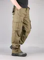 Detailansicht der strapazierfähigen olivgrünen Cargo-Arbeitshose für Herren - 29 / Unterteile / Militärgelb