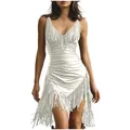 Dettaglio di un abito bodycon bianco con scollo a V sexy e eleganti frange lunghe - Bianco