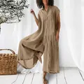 Mannequin portant une combinaison kaki en coton et lin dans une pièce lumineuse été - S / Haut Et Bas / Kaki