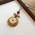 Collar largo de estilo étnico con colgante de resina y cuentas beige en cordón marrón - Estilo de Disco Tejido (1#) / Café/Blanco