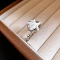 Elegante anello aperto placcato argento con stella marina bianca e perle lucide. - Stile Combinato Stella Marina (3)