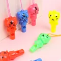 Sifflets en plastique en forme de chat avec des cordons de suspension colorés assortis - Style Chat (Version Basse)