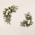 Eleganti composizioni floreali artificiali con rose bianche ed eucalipto per segni nuziali - Rosa Bianca Gipsofila / Set Fiori Insegna Rosa Bianca Gipsofila