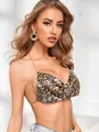 Detailopname van een sexy haltertop met luipaardprint en gouden kettingbandjes. - Eén maat / Tops / Luipaardprint Goud