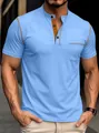 Primo piano di una maglia Henley blu da uomo con cuciture a contrasto e taschino. - Blu lago