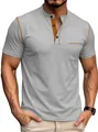 Graues Herren-Henley-Shirt, schnelltrocknend, mit braunen Kontrastdetails am Kragen. - Hellgrau