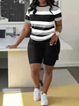 Γυναικείο casual σετ δύο τεμαχίων με ριγέ κοντομάνικο μπλουζάκι και μαύρο σορτς ποδηλασίας - S / Τοπ Και Παντελόνι / Μαύρο