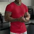 Herren Sport-T-Shirt in Rot mit vertikalen Streifen und Kontrastbesatz an den Ärmeln - S / Oberteil (KJ-T014) / Dunkelrot
