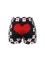 Détail du short de yoga pour femme avec imprimé à carreaux et grand cœur rouge sexy - S / Bas / Imprimé cœur rouge sur damier noir et blanc