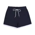Detailansicht der dunkelblauen Herren-Sportshorts mit weißem Kordelzug und Saum. - Marineblau