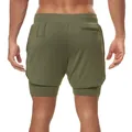 Vista posteriore pantaloncini sportivi doppio strato verde oliva uomo con tasca e gancio - Verde Militare + Verde Militare