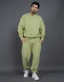 Vue détaillée d'un ensemble sweat à col rond et jogging vert sauge pour homme. - S / Haut Et Bas / Vert Fruit