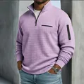 Vue détaillée du pull violet à carreaux pour hommes avec fermeture éclair sur la manche. - Violet