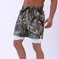Pantalones cortos deportivos de camuflaje 2 en 1 para hombre con capa interior blanca - S / Bottoms / Camuflaje de Bosque