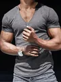 Κοντινό πλάνο ανδρικού γκρι T-shirt με λαιμόκοψη V και ριμπ υφή υφάσματος λεπτομέρεια - S / Tops / Γκρι
