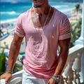 Detailansicht eines rosa Herren V-Ausschnitt T-Shirts mit kurzen Ärmeln in Strandatmosphäre - S / Oberteile / Rosa
