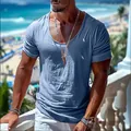 Detailansicht des blauen Herren-T-Shirts mit V-Ausschnitt und lockerer Passform - S / Oberteile / Blau