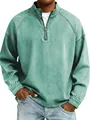 Vista ravvicinata di una felpa casual da uomo verde lavata vintage con mezza zip - Taglia S / Top / Verde chiaro