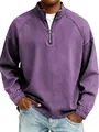 Dettaglio della felpa in denim lavato all'acido viola con mezza zip per uomo moderno - Taglia S / Top / Lavanda