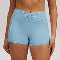 Himmelblaue Yoga-Shorts mit hoher Taille, modischem Twist vorne und Seitenstreifen - S / Oberteil und Hose / Wasserblau