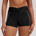Schwarze Yoga-Shorts mit hoher Taille, Knotendetail vorne und weißen Seitenstreifen. - S / Oberteil und Hose / Premium Schwarz
