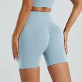 Short de yoga sans couture bleu clair taille haute avec effet push-up pour femmes - Bleu gris