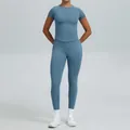 Tweeledige naadloze yogaset met top met korte mouwen en legging in grijsblauw kleure - XS / Boven- En Onderstuk / Broek Set / Mistblauw