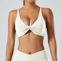 Brassière de sport blanche avec détail torsadé effet peau nue pour yoga et fitness - S / Hauts / Soutien-gorge caraco / Blanc Mélange