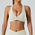 Ensemble de yoga vert clair brossé avec brassière de sport col en V et short taille haute - S / Hauts / Soutien-gorge dos nageur / Blanc Mélange