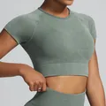 Nahtloses Acid-Wash-Yoga-Set mit Kurzarm-Crop-Top und Leggings in Salbeigrün-Optik - S / Oberteile / Grün