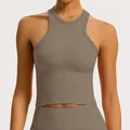 Naadloze yoga tanktop met racerback in taupe bruin, elastische fitness crop top - S / Tops / Khaki
