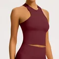 Hoogwaardige bordeauxrode naadloze yoga tanktop met racerback voor fitness en buitensport - Kersenrood