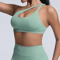 Nahtloser minzgrüner One-Shoulder-Sport-BH mit Cut-out-Detail vorne für Yoga und Fitness. - XS / Oberteile / Palmgrün