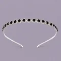 Elegante haarband met zwarte edelstenen en kristallen rand op een paarse achtergrond - Zwart Ronde Strass Cluster Stijl (TS-J2817SBLK)